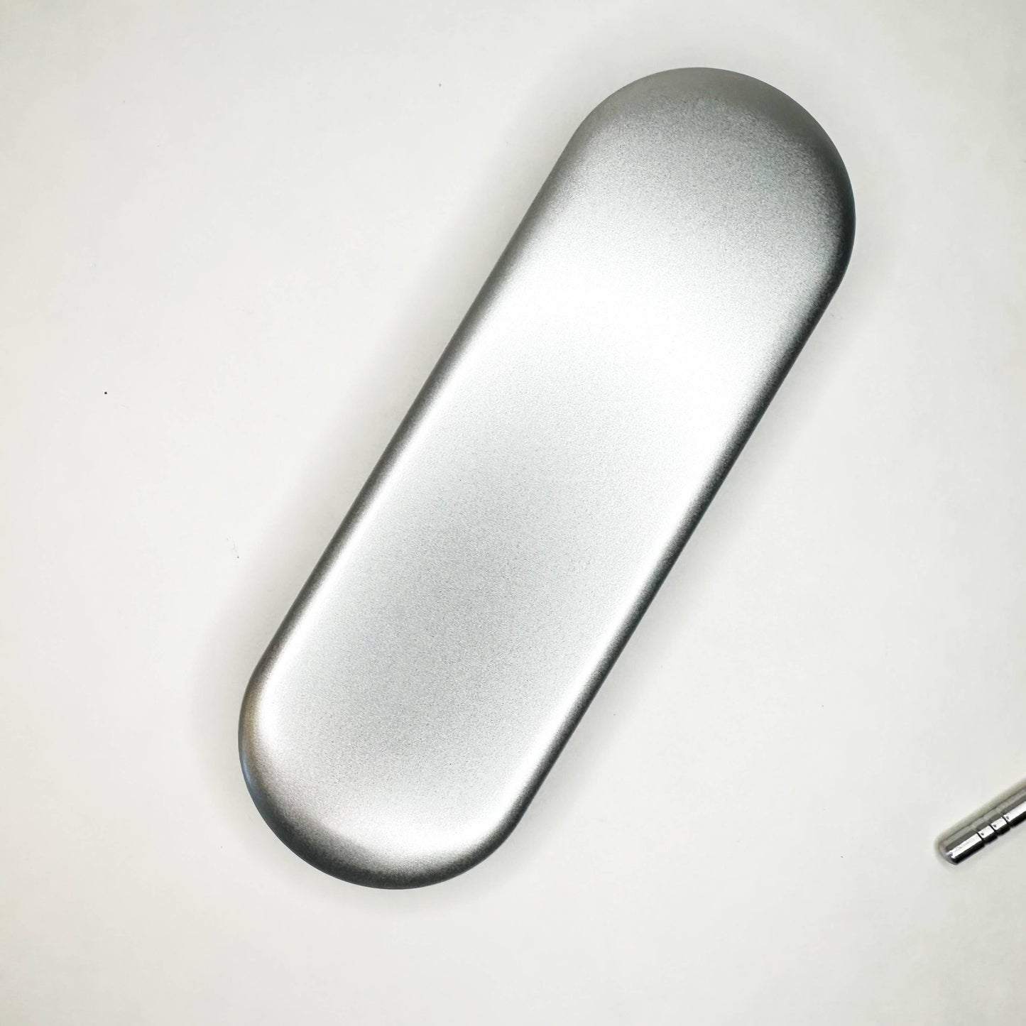 Reusable Stainless Steel Tongue Scraper : Shiny Silver Scraper