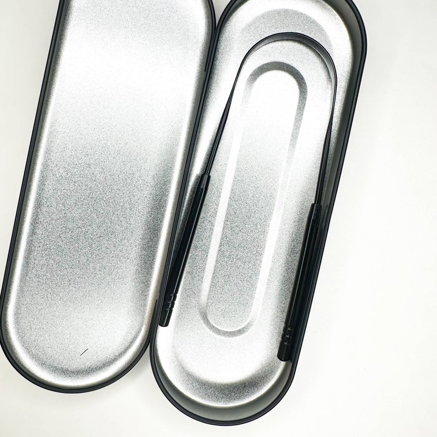 Reusable Stainless Steel Tongue Scraper : Shiny Silver Scraper